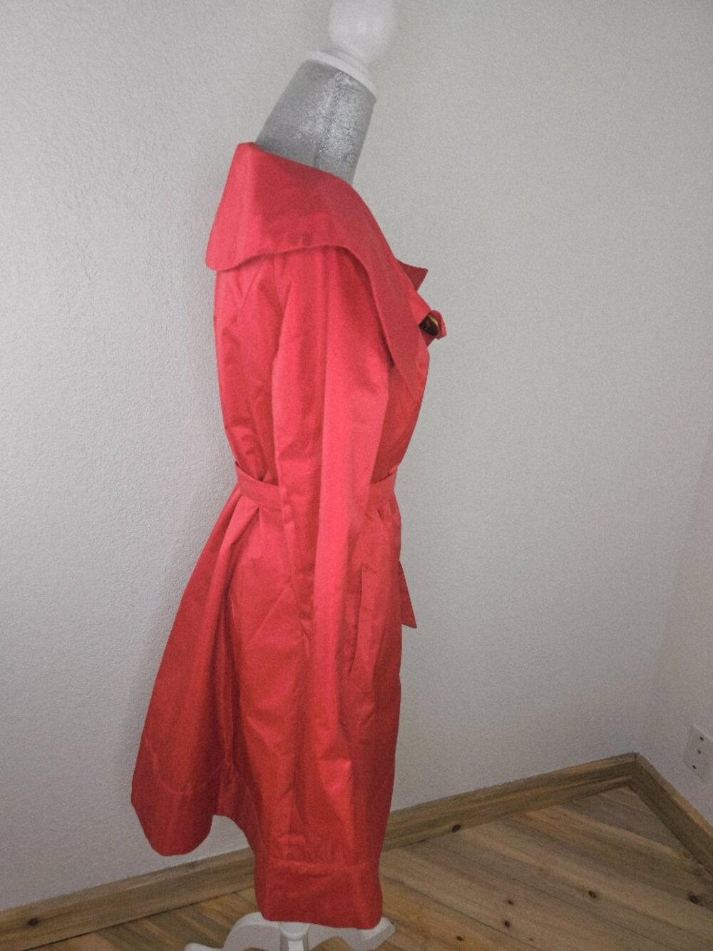 Love Stitch Statement Red Belted Trench Coat Size Medium - Picture 4 of 9
